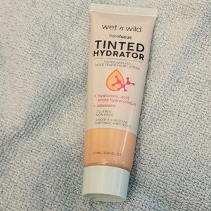 Tinted Hydrator. Wet n wild light medium